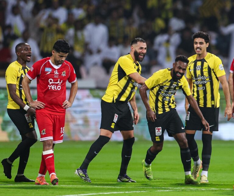 الاتحاد-يعزز-صدارته-لدوري-روشن-برباعية-أمام-الوحدة