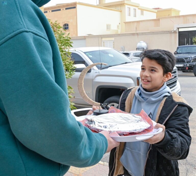 “الطعمة”.-عادة-رمضانية-تعزز-روح-التكافل-والمحبة-بالحدود-الشمالية