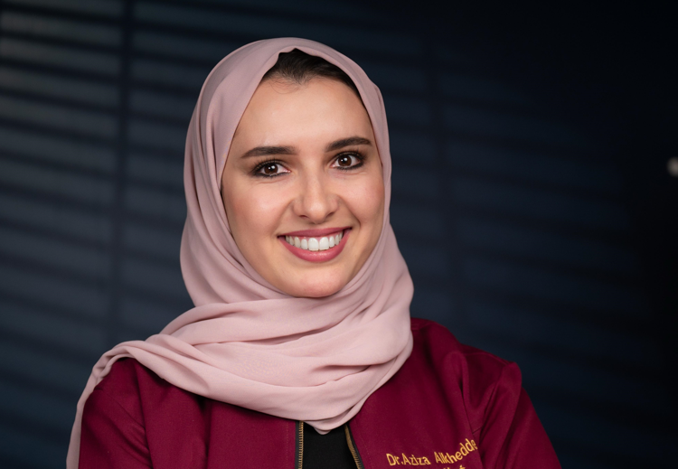 الدكتورة عزيزة الخضر: أهمية تبييض الأسنان لابتسامة أكثر إشراقًا وثقة