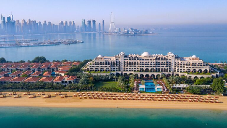 جميرا زعبيل سراي يطلق عروضاً صيفية فاخرة لعطلات لا تُنسى في أجواء من الرفاهية والهدوء