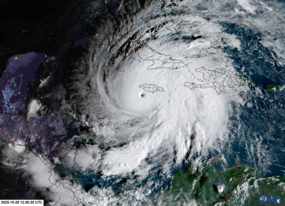 إعصار-“كالمايجي”-يغرق-وسط-الفيليبين-بالفيضانات-ويودي-بحياة-26-شخصًا