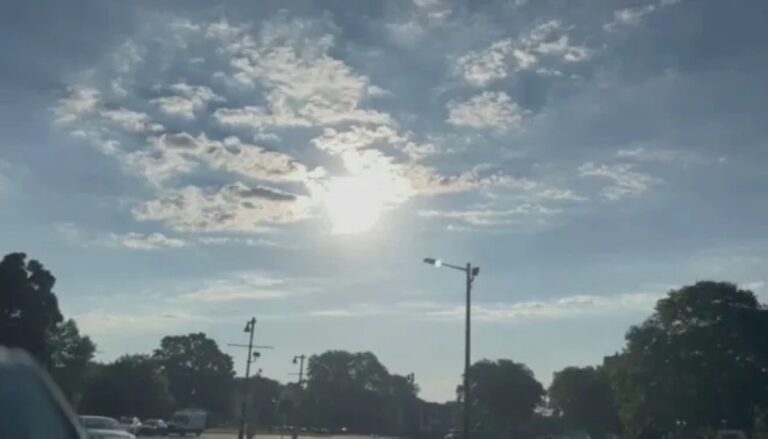 غيوم-خفيفة.-بيان درجات-الحرارة-والظواهر-الجوية-على-مدن-المملكة