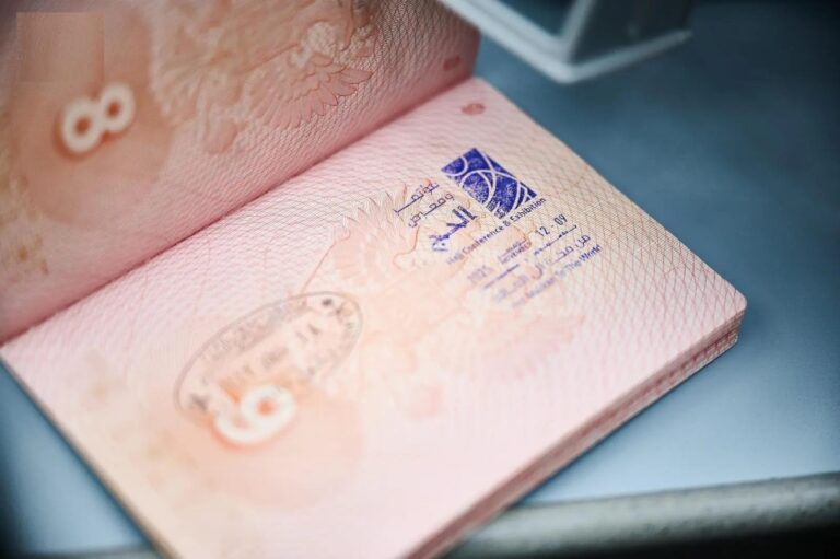 جدة.-ختم-خاص-بمؤتمر-ومعرض-الحج-للمقبلين-عبر-مطار-الملك-عبدالعزيز