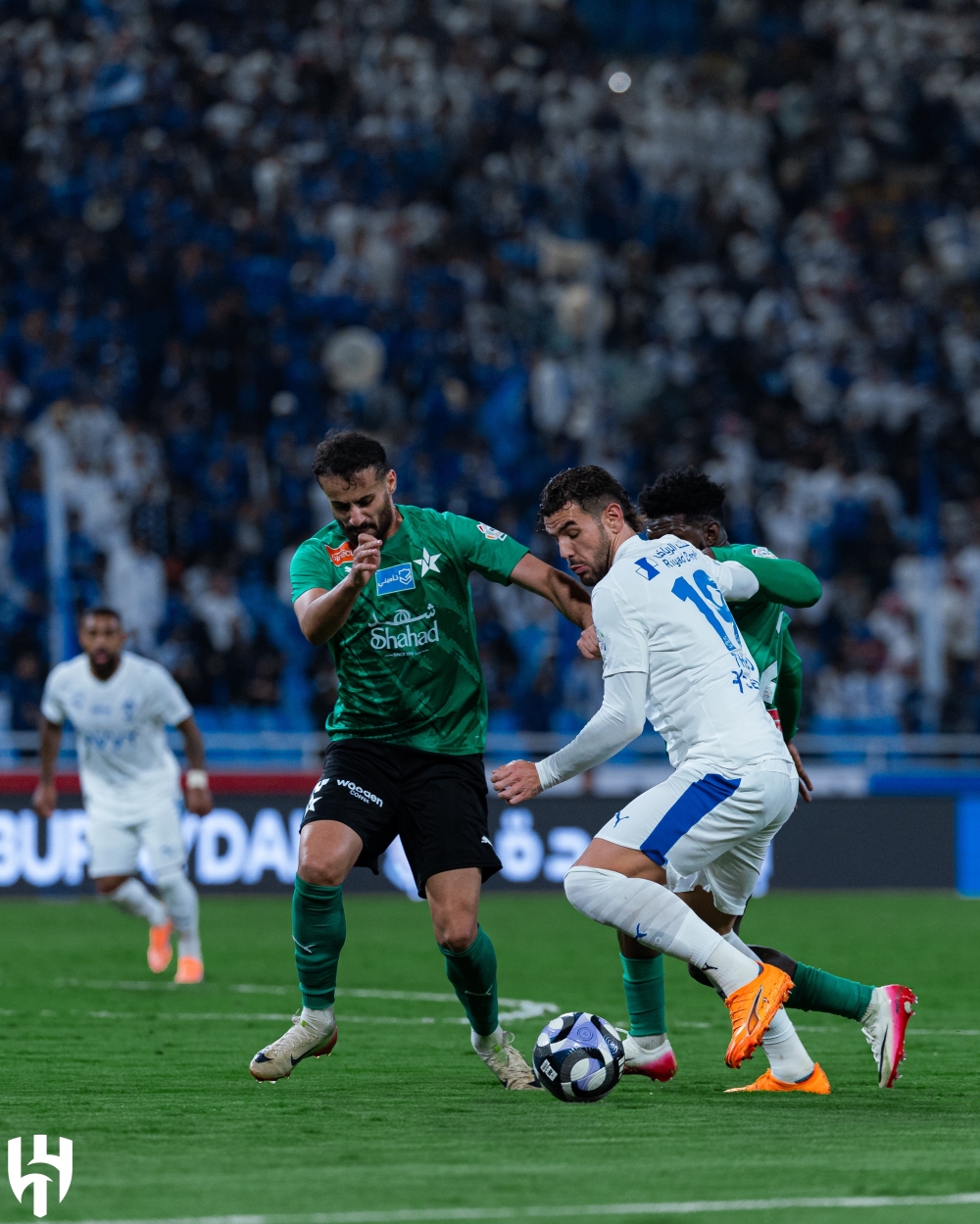 عقوبة-مضاعفة-من-لجنة-الانضباط-والأخلاق-على-لاعب-النجمة-بعد-اعتدائه-على-حسان-تمبكتي