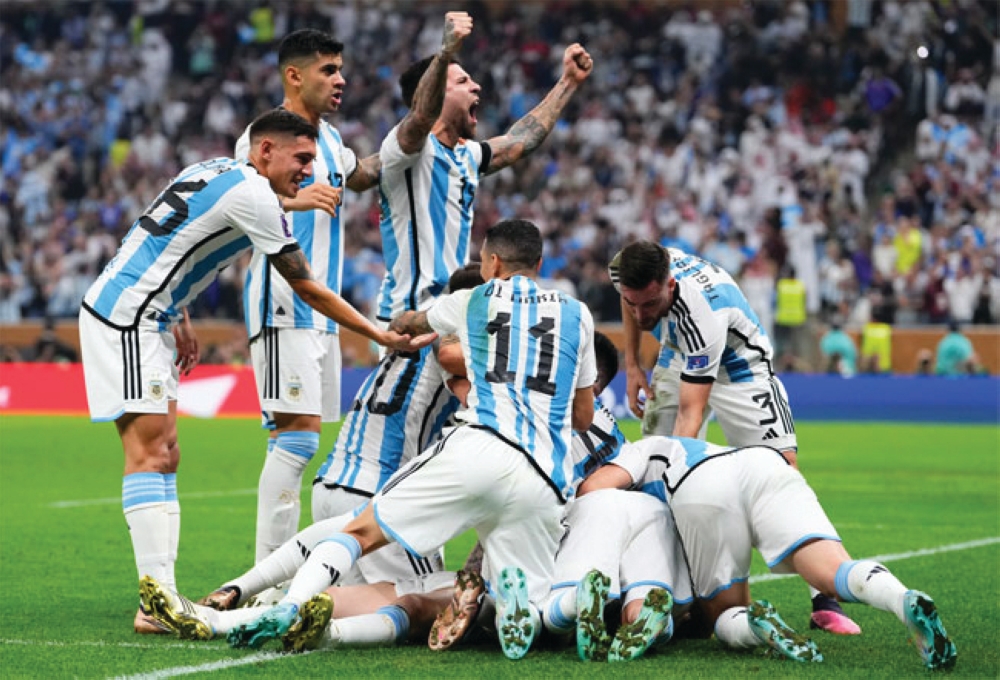 منتخب-الأرجنتين-يفقد-3-لاعبين-أمام-أنجولا