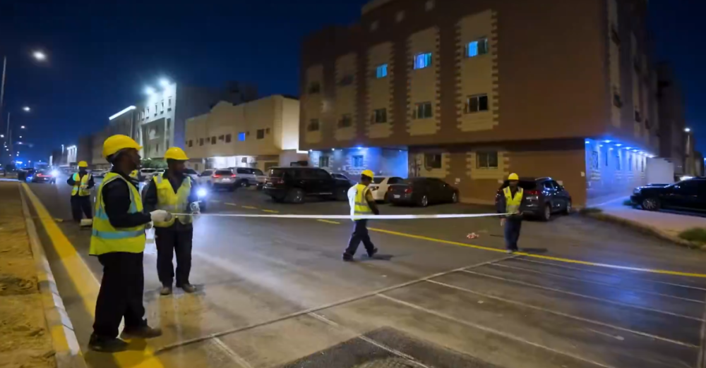 الرياض.-تنفيذ-دهانات-أرضية-بطول-مليوني-متر-خلال-4-أشهر