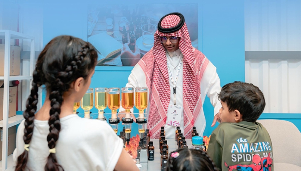 “الصانع-الصغير”.-رحلة-تعليمية-للأطفال-بعالم-صناعة-العطور-في-بوليفارد-وورلد