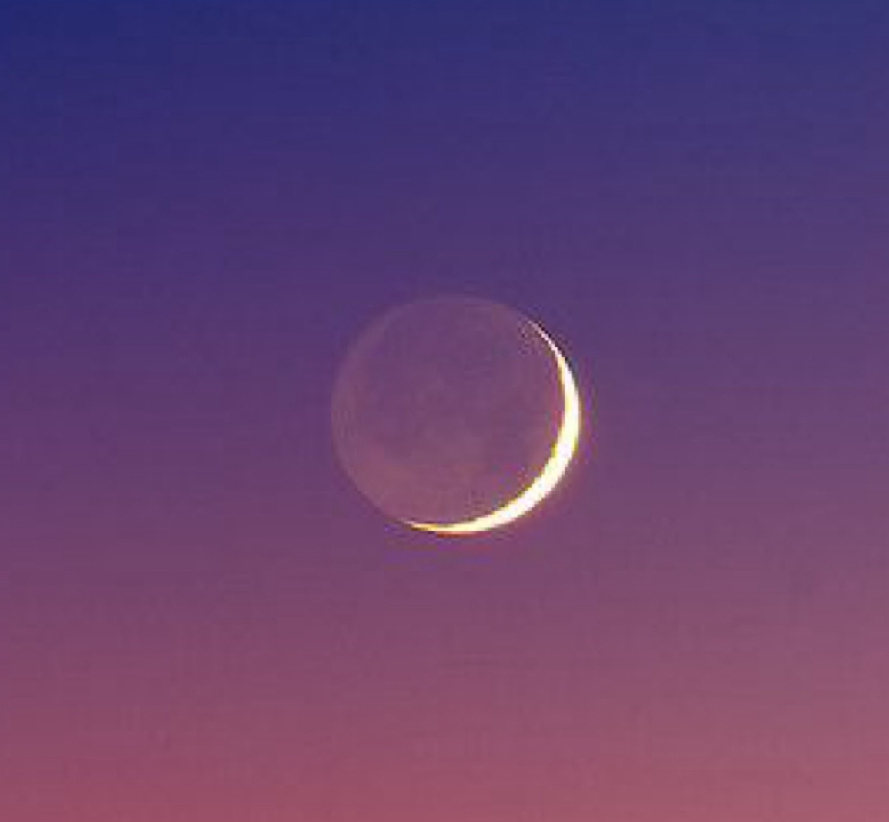 فرصة-للرصد-والتصوير.-هلال-جمادى-الآخرة-يزين-سماء-السعودية