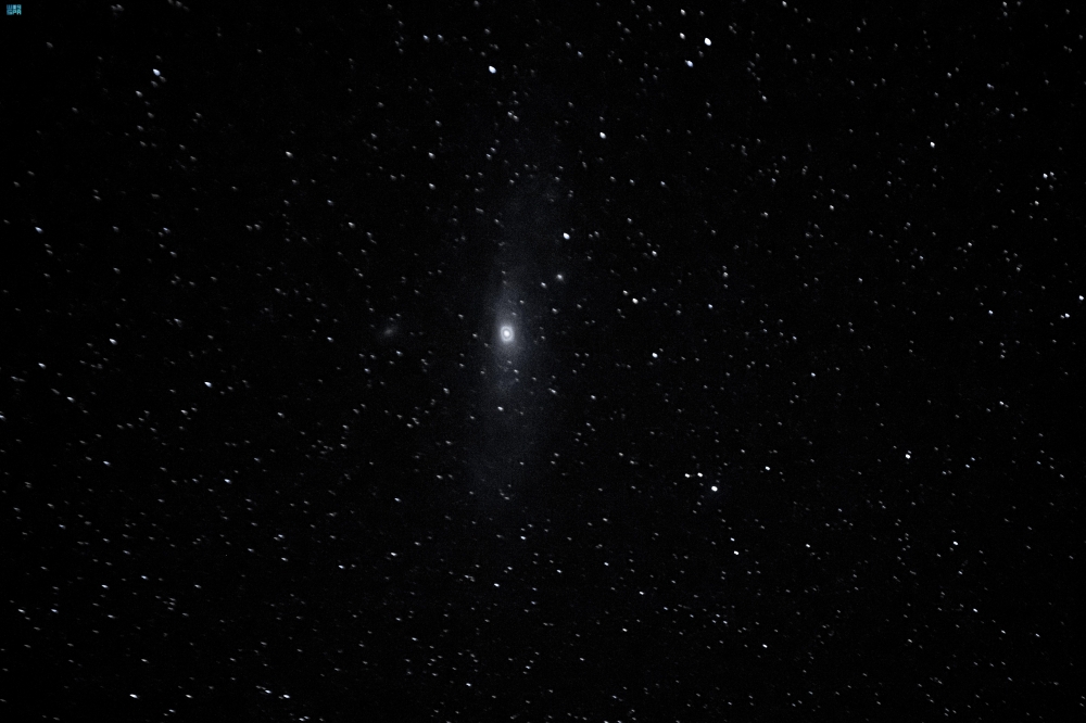 الوحيدة-الممكن-رؤيتها-بالعين.-رصد-مجرة-أندروميدا-بسماء-السعودية