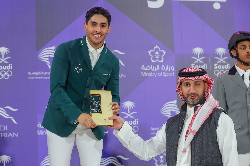 الراجحي-يتوّج-بطلًا-للجائزة-الكبرى-في-ختام-جولة-الرياض-الأولى-لقفز-الحواجز