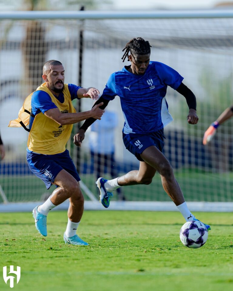 الثلاثاء.-الهلال-في-مهمة-تأكيد-الهيمنة-القارية-واستمرار-العلامة-الكاملة-أمام-الشرطة-العراقي