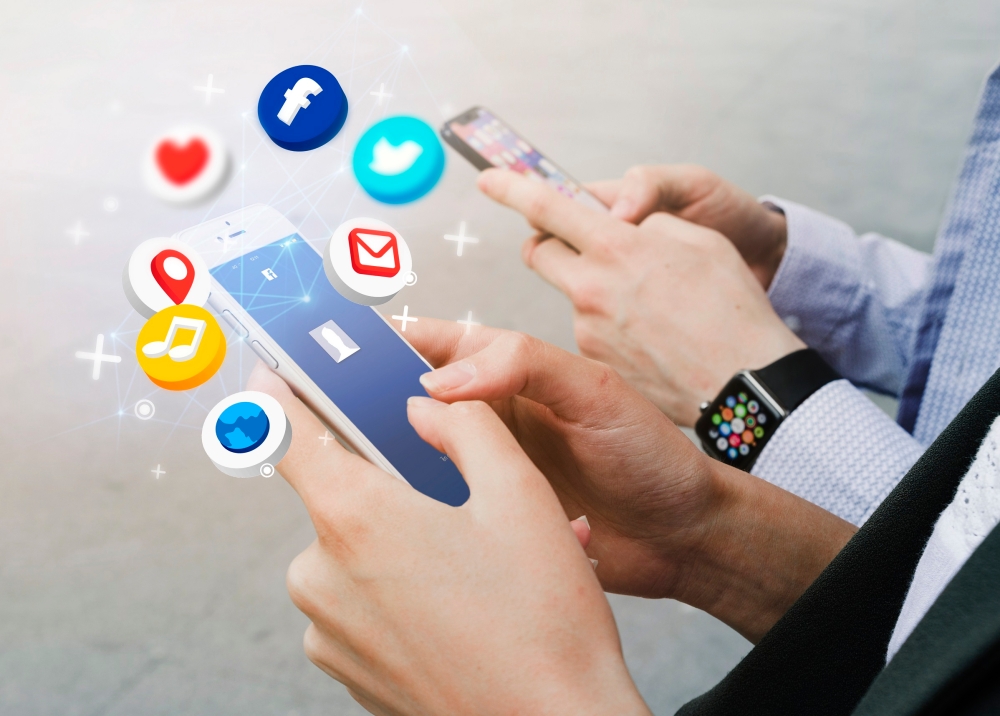 ماليزيا.-خطط-لحظر-استخدام-وسائل-التواصل-الاجتماعي-لمن-هم-دون-16-عامًا