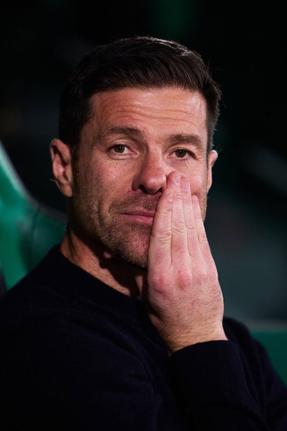 الأزمة-تشتعل-في-ريال-مدريد-مطالبة-اللاعبين-برحيل-تشابي-ألونسو.-ما-السبب؟