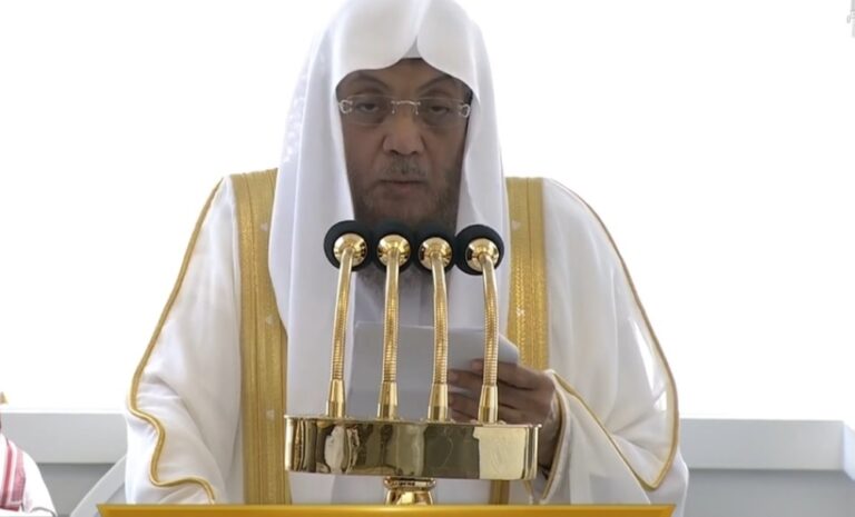 خطيب-المسجد-الحرام-يؤكد-فضيلة-الإحسان-وقضاء-حاجة-الآخرين