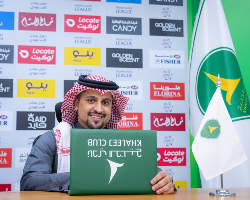 عاجل.-المدير-الرياضي-لـ-الخليج-يكشف-عن-مفاوضات-مع-عدد-من-أندية-روشن-لضم-مراد-هوساوي