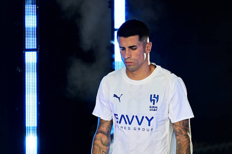 عاجل.-سبب-مفاجئ-وراء-قطع-كانسيلو-إجازته-والتواجد-مع-فريق-21-بـ-الهلال
