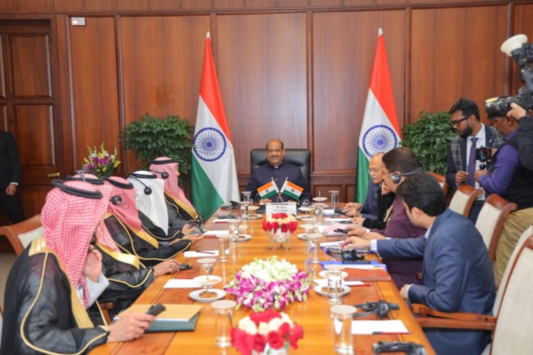 رئيس-مجلس-النواب-الهندي-يلتقي-وفد-لجنة-الصداقة-البرلمانية-السعودية-الهندية