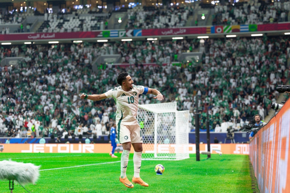 الأخضر-أول-المتأهلين-إلى-ربع-نهائي-كأس-العرب-بثلاثية-في-شباك-جزر-القمر