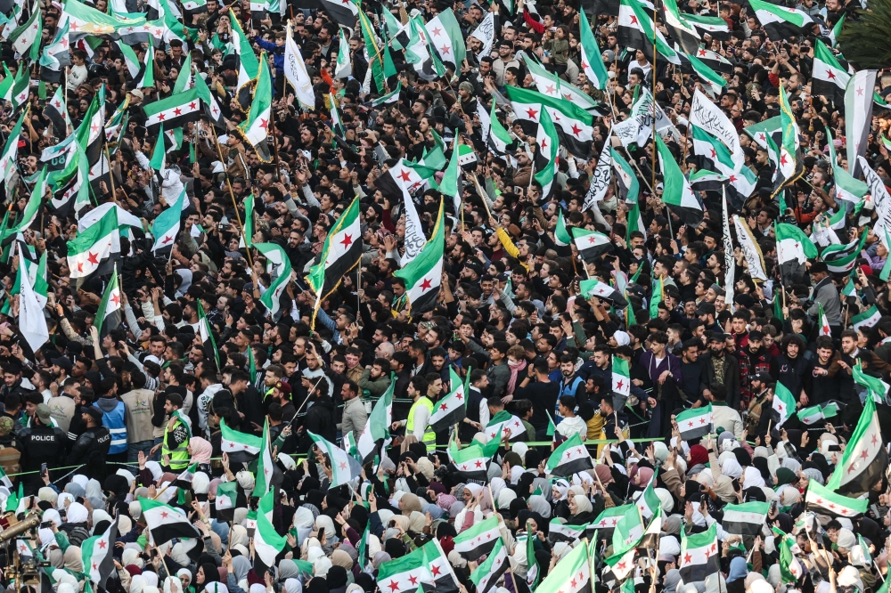 يوم-التحرير-السوري.-احتفالات-بالذكرى-الأولى-لنجاح-الثورة-وبناء-الدولة