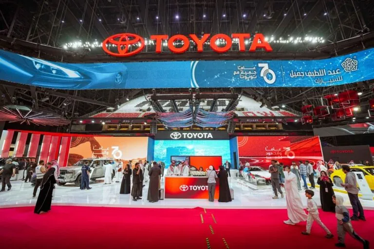 عبداللطيف-جميل-للسيارات-تحتفي-بسبعين-عاماً-مع-تويوتا-في-المملكة-خلال-معرض-الرياض-للسيارات-2025