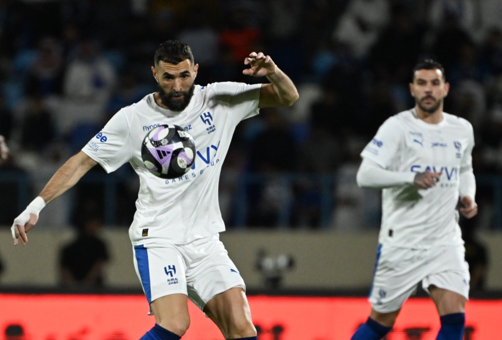 عاجل.-بنزيما-يغيب-عن-الهلال-أمام-شباب-أهلي-دبي-في-نخبة-آسيا-لهذا-السبب