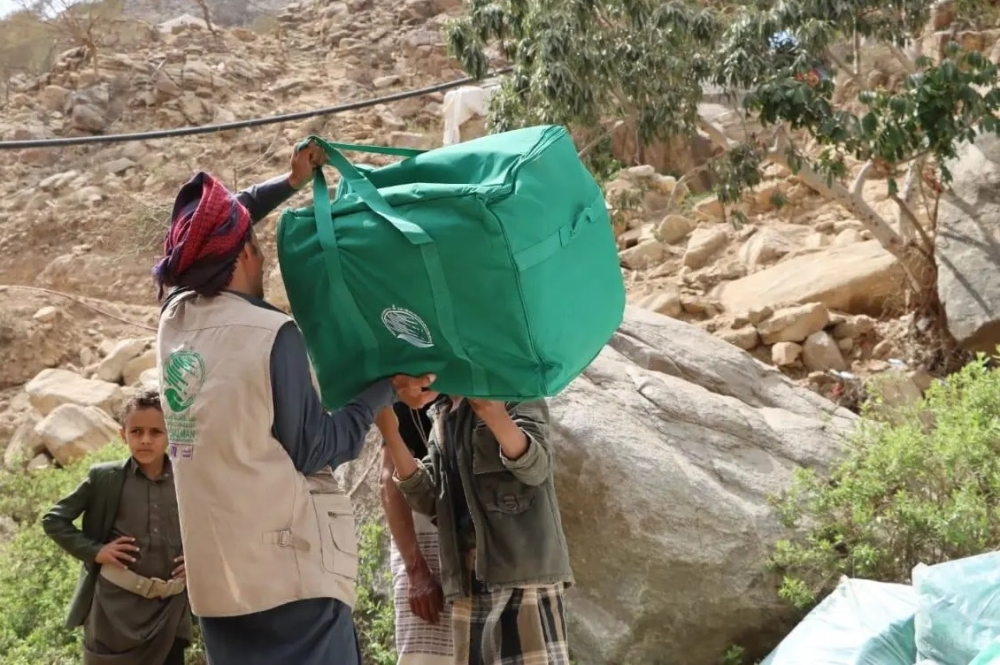 اليمن.-“الملك-سلمان-للإغاثة”-يوزع-مساعدات-إيوائية-متنوعة-في-صعدة