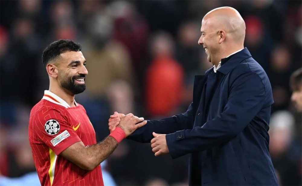 عاجل-سلوت-مدرب-ليفربول-يشيد-بصلاح-بعد-معادلته-الرقم-القياسي-لجيرارد.-ماذا-قال؟