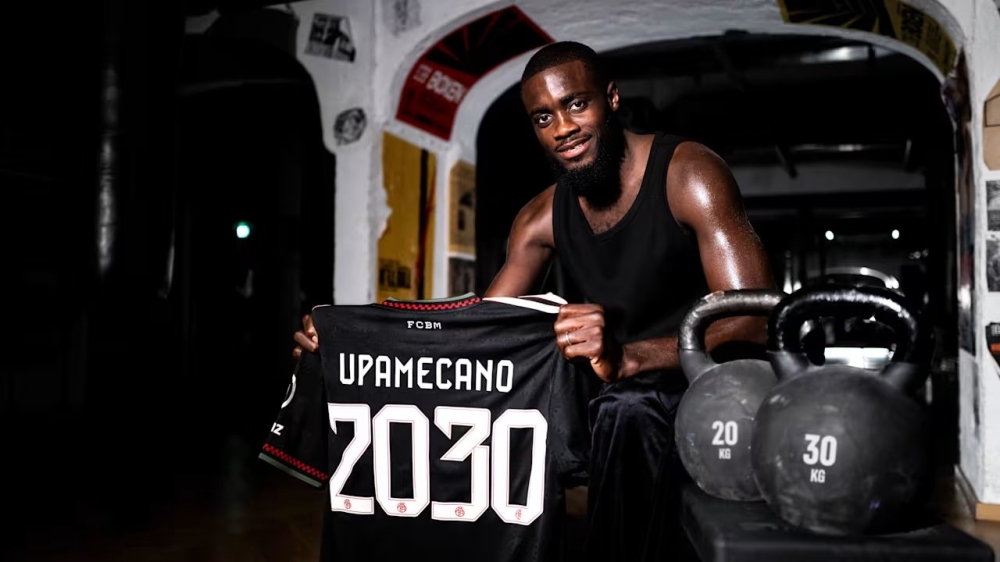 أوباميكانو-يمدّد-عقده-مع-بايرن-ميونيخ-حتى-صيف-2030