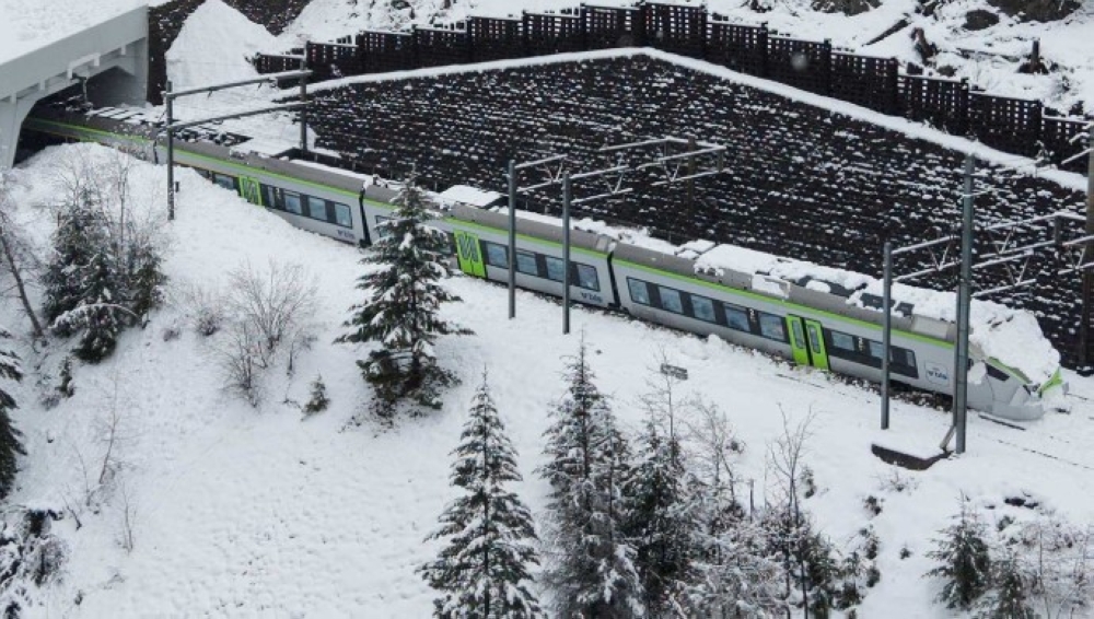 بينهم-امرأة.-5-جرحى-في-انحراف-قطار-بجبال-الألب-السويسرية