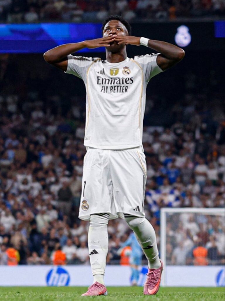 عاجل-جماهير-بنفيكا-تتسبب-في-إيقاف-مباراة-ريال-مدريد-للعنصرية-ضد-فينيسيوس.-ماذا-حدث؟