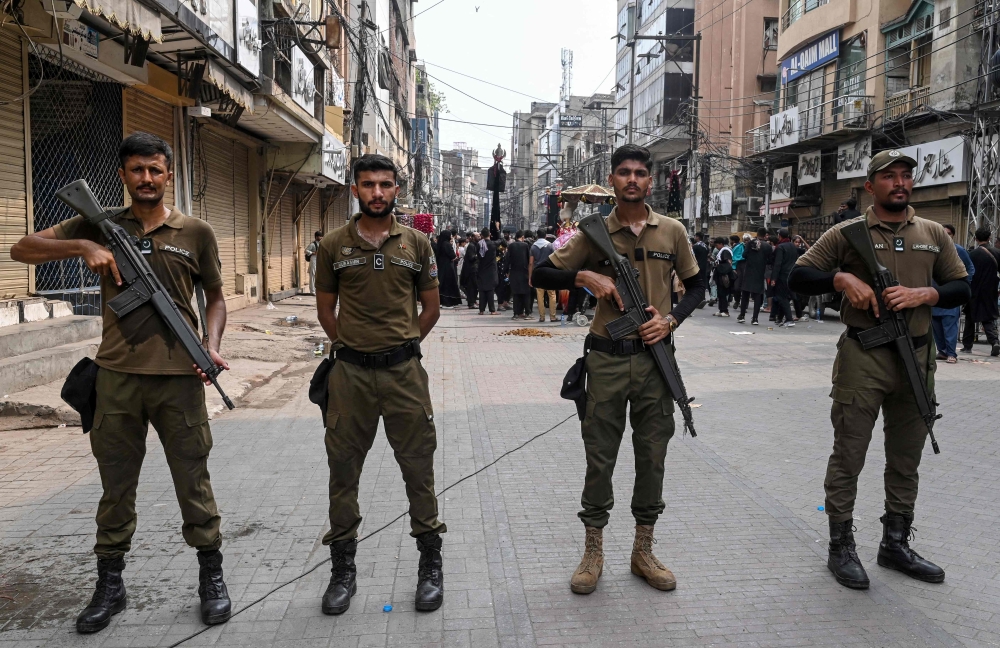الشرطة-الباكستانية-تقضي-على-14-إرهابيًا-خلال-عمليتين-أمنيتين