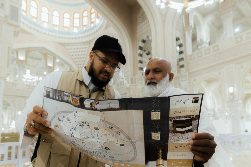 بـ-8-لغات-و2731-لوحة.-منظومة-إرشادية-لتيسير-حركة-ضيوف-الرحمن-في-رمضان