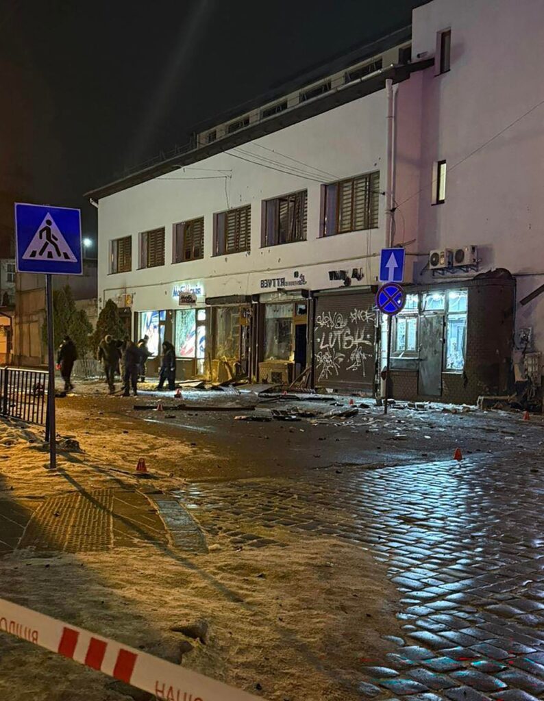 أوكرانيا.-مقتل-شرطية-وإصابة-14-شخصا-في-سلسلة-انفجارات