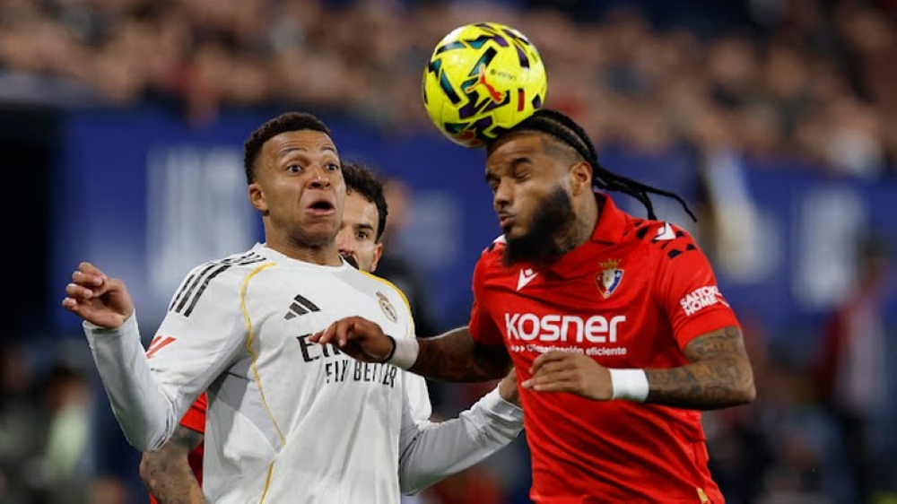 ريال-مدريد-يتلقى-خسارة-غير-متوقعة-على-يد-أوساسونا-ويمنح-برشلونة-فرصة-الصدارة