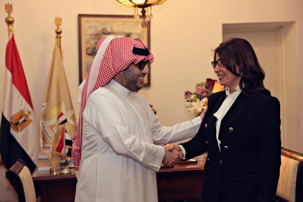 بالصور.-وزيرة-الثقافة-المصرية-تستقبل-المستشار-تركي-آل-الشيخ