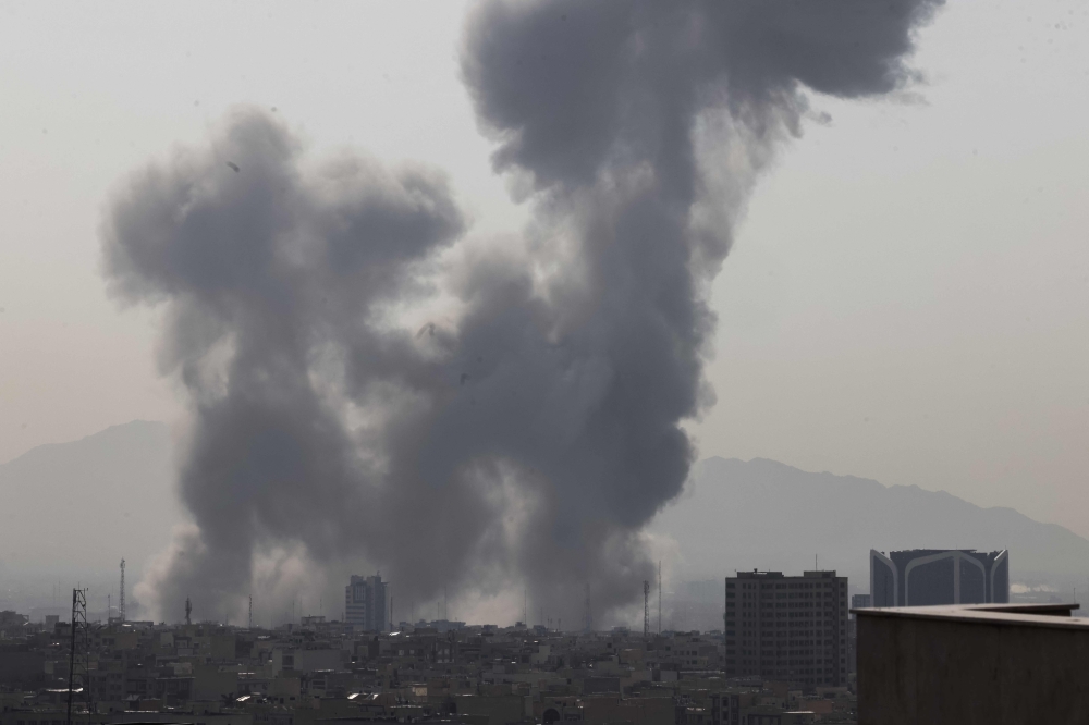 إيران:-سنرد-بحزم-على-الضربات-الأمريكية-والإسرائيلية