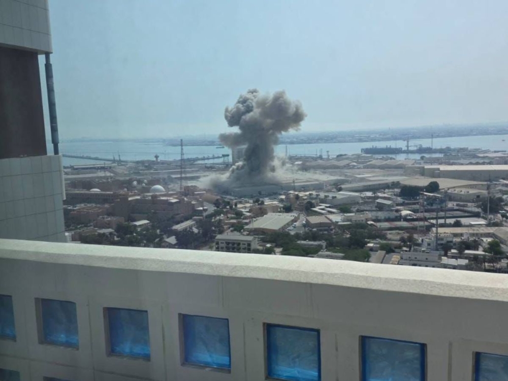 إصابة-امرأة-وطفلها-جراء-سقوط-شظايا-مسيّرة-في-أبوظبي