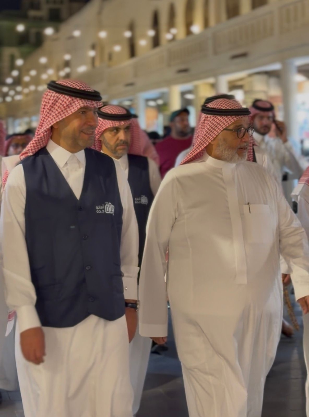 صور|-“الحقيل”-يتفقد-الميدان.-جدة-التاريخية-منصة-سياحية-تعانق-العالمية