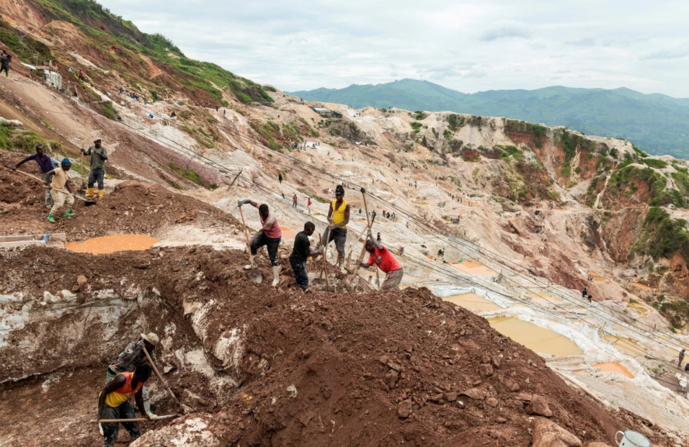 مصرع-أكثر-من-200-شخص-في-انهيار-منجم-بالكونغو