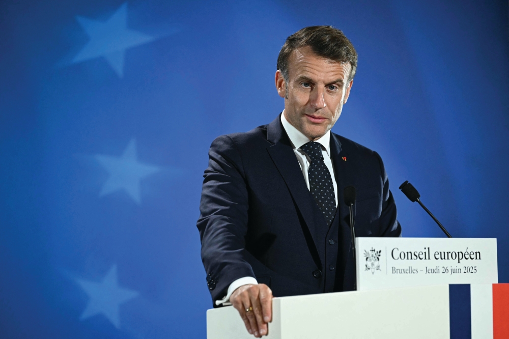 ماكرون-يشدد-على-مختلف-الأطراف-عدم-جر-لبنان-إلى-الحرب