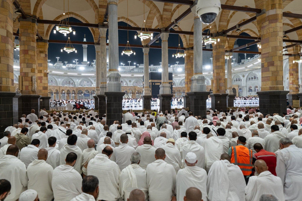 بالعشر-الأواخر.-أهم-الخدمات-المقدمة-لراحة-المعتكفين-في-الحرمين