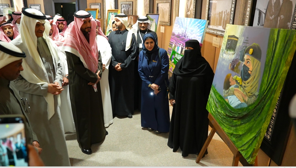 “في-حب-الأخضر”.-معرض-تشكيلي-احتفاءً-بيوم-العلم-بمكتبة-الملك-عبدالعزيز