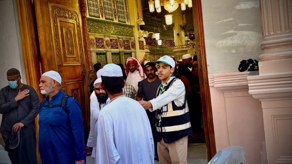 الكشافة-تساند-أمن-الحج-في-تنظيم-زيارة-الروضة-الشريفة-بالمدينة-المنورة