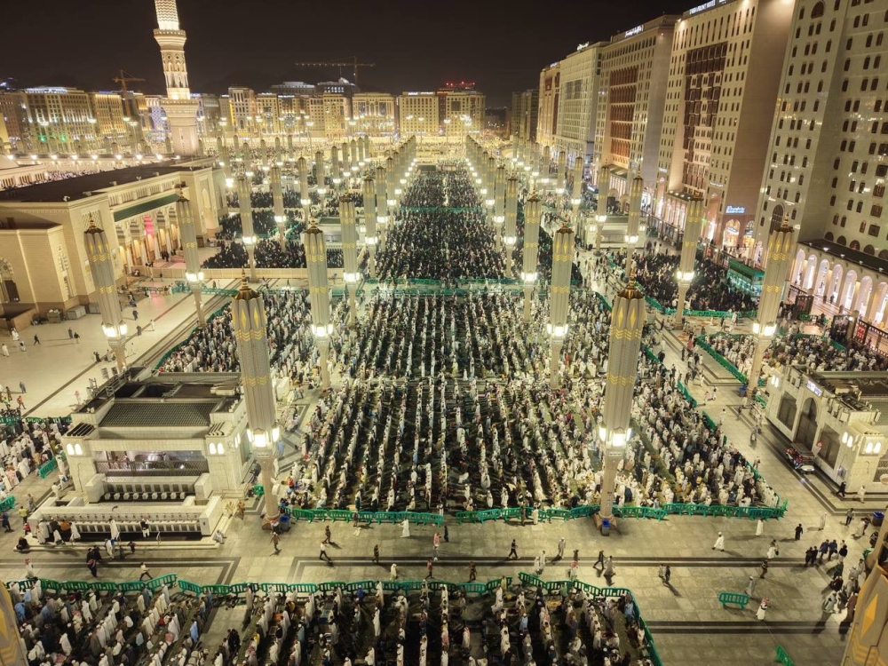 شاهد|-مشهد-إيماني-مهيب-في-المسجد-النبوي-ليلة-25-رمضان