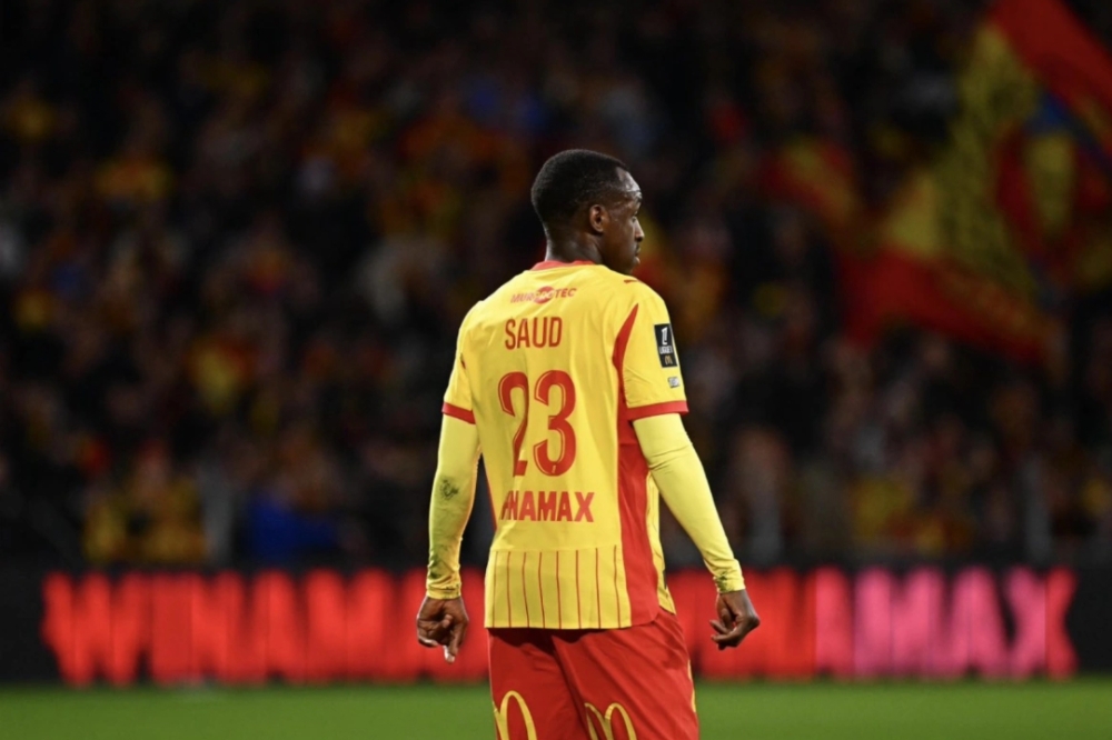 مدرب-لانس-يشيد-بسعود-عبدالحميد-ويؤكد-جاهزيته-للمنافسة-على-أرض-الملعب