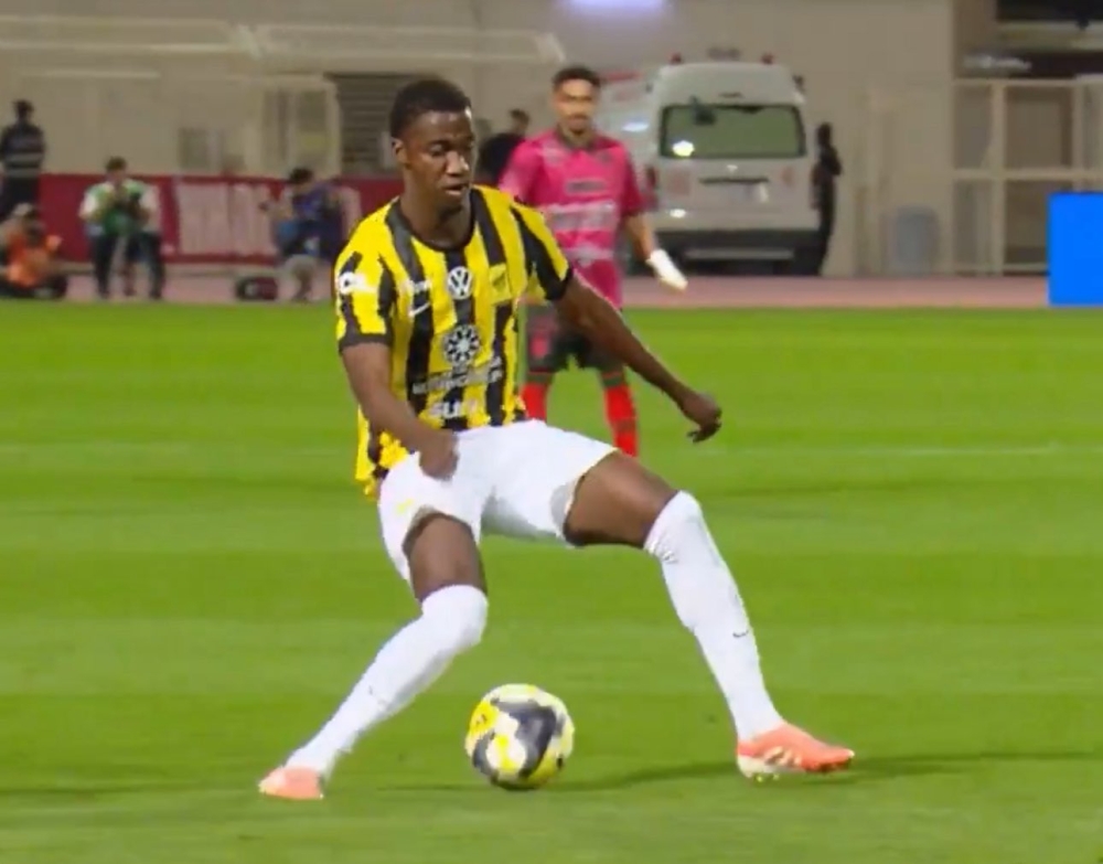 عاجل-اتهام-من-جانب-الاتحاد-لرئيس-الخلود-بإصابة-محمدو-دومبيا-بالصليبي.-ما-القصة؟