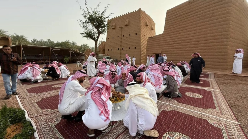 عائلات-حائل-تحيي-العادات-الاجتماعية-الأصيلة-في-احتفالات-عيد-الفطر