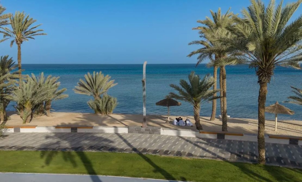 صور|-شاطئ-أملج-يستقطب-المتنزهين-خلال-إجازة-عيد-الفطر