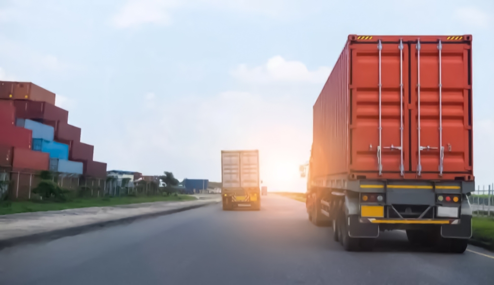 «النقل»-تطوق-معوقات-الإمداد.-دليل-لوجستي-يسرع-حركة-البضائع-بالمملكة