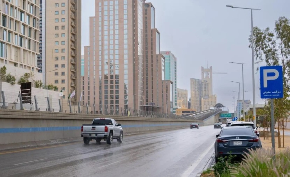 طقس-الجمعة.-أمطار-وضباب-ورياح-مثيرة-للأتربة-على-أجزاء-من-7-مناطق